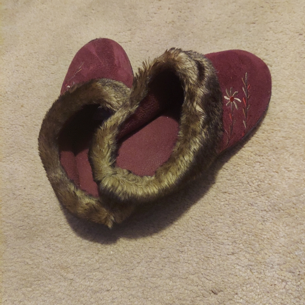 Slippers/ Isotoners.